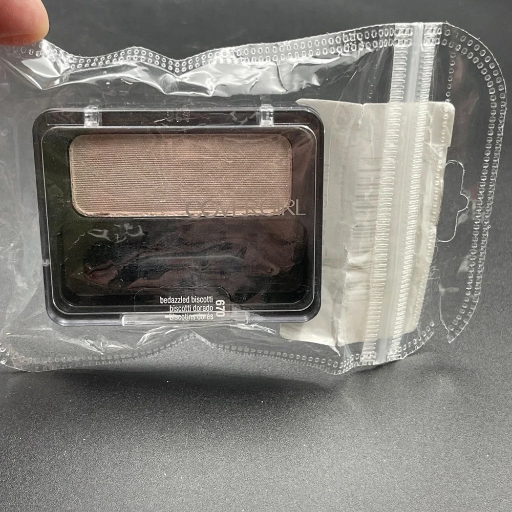 CoverGirl Eye Enhancers # 670 Bedazzled Biscotti New Sealed Eye Shadow